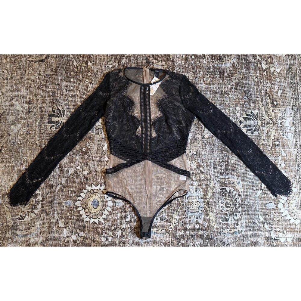Forever 21 Black Lace Sheer Sleeve Bodysuit Women’s Small NWT Sexy Party Top